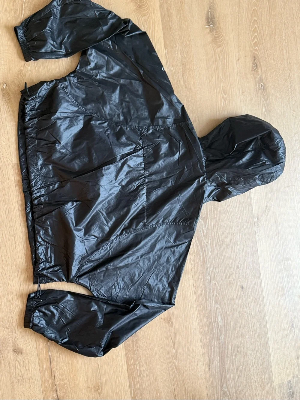 ALO Black Hooded Lightweight Shell Jacket- impermiable